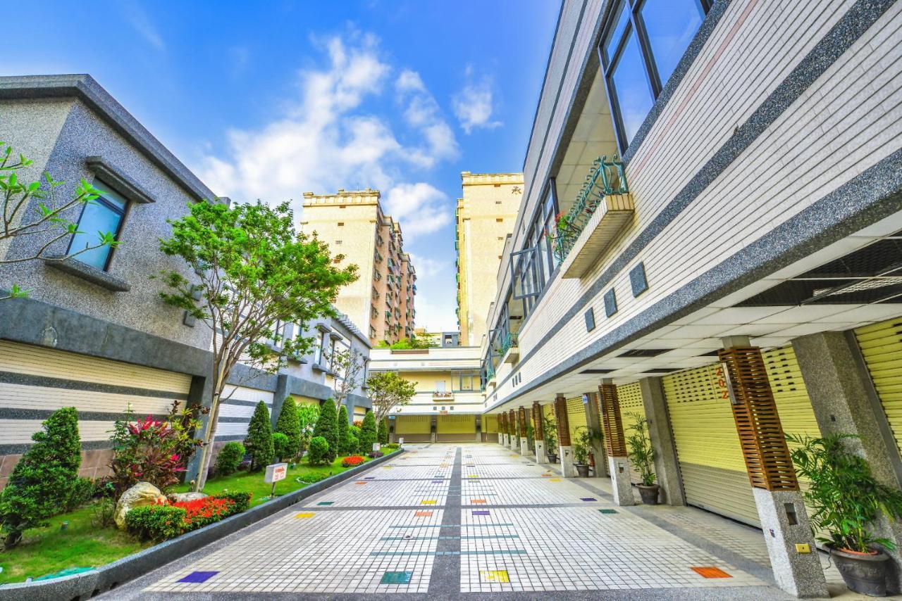 Purple Garden Motel Kaohsiung Exterior photo