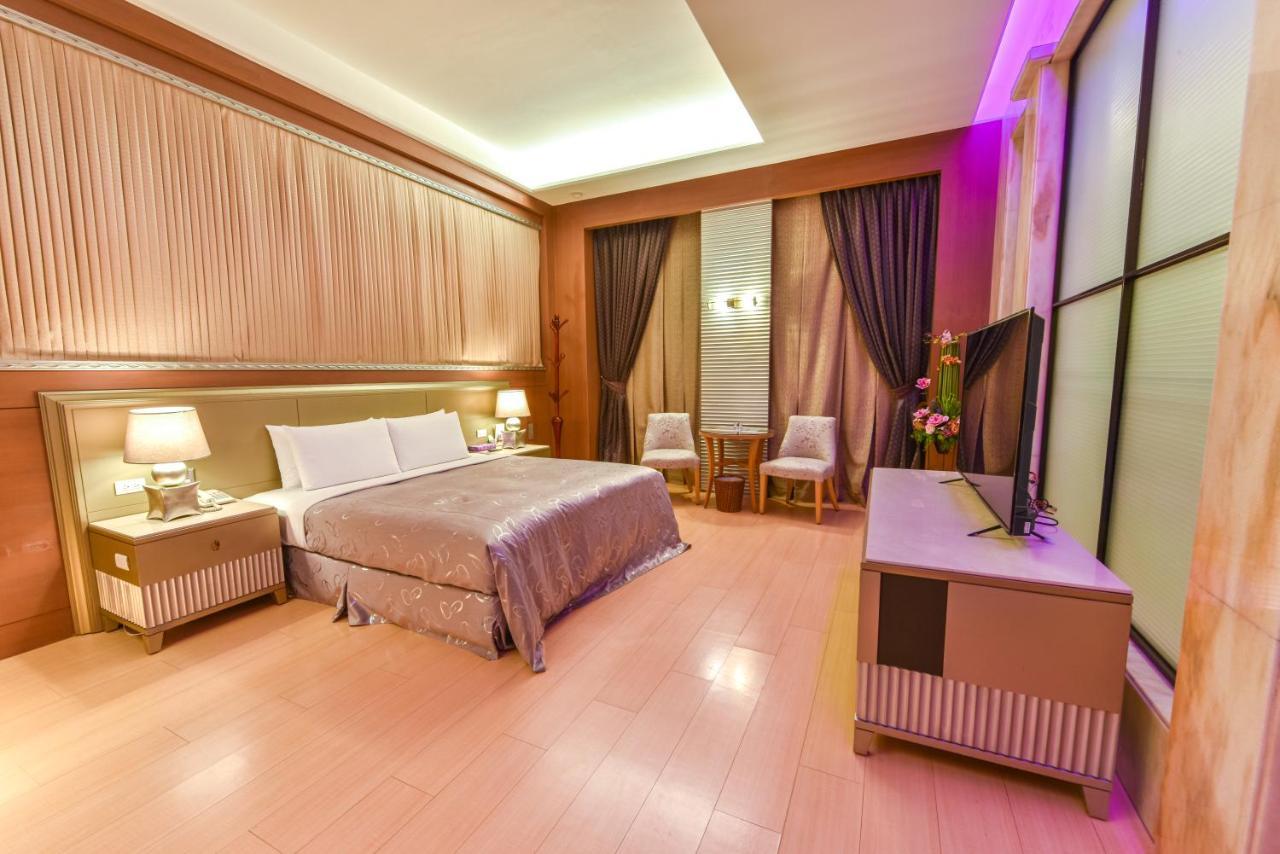Purple Garden Motel Kaohsiung Exterior photo